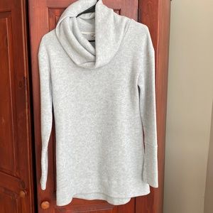 ✨3/15✨ Merona size medium grey sweater